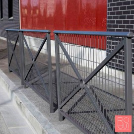 Tanca Lisboa amb reixa (especial sortida escolar)